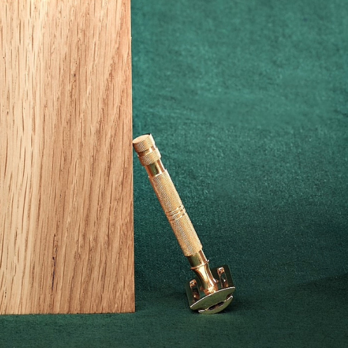 How to clean a razor